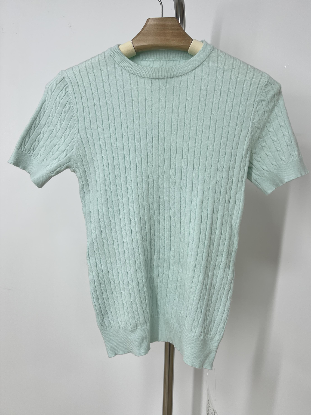 Vehicle traveling data recorder